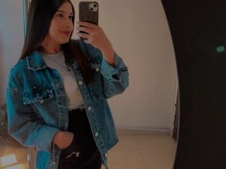 Yksityiskohtaiset tiedot mallista EmmaLombardi