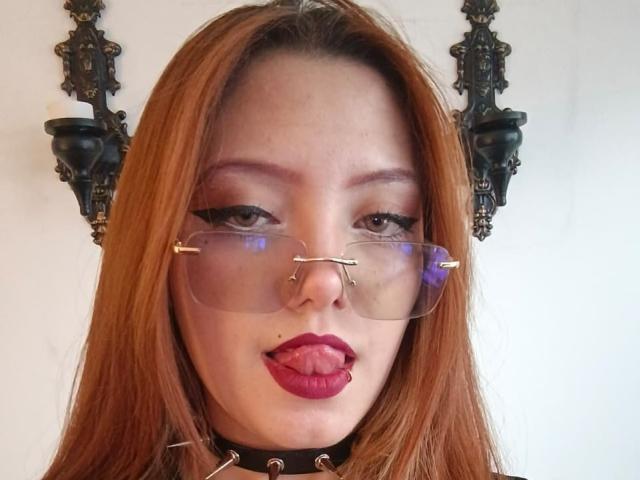 EmmaThomsonn - Live sex cam - 28548962