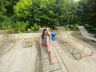 Yksityiskohtaiset tiedot mallista RubbyStrongX