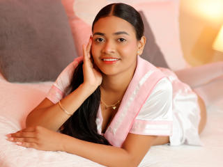 Yksityiskohtaiset tiedot mallista StacyReese