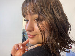 См. подробные сведения о модели AnikaFleur