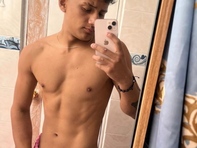 JamessHott - Live sex cam - 28551578