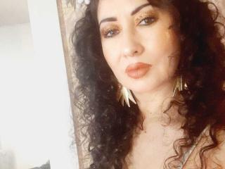 См. подробные сведения о модели SamanthaAntolin