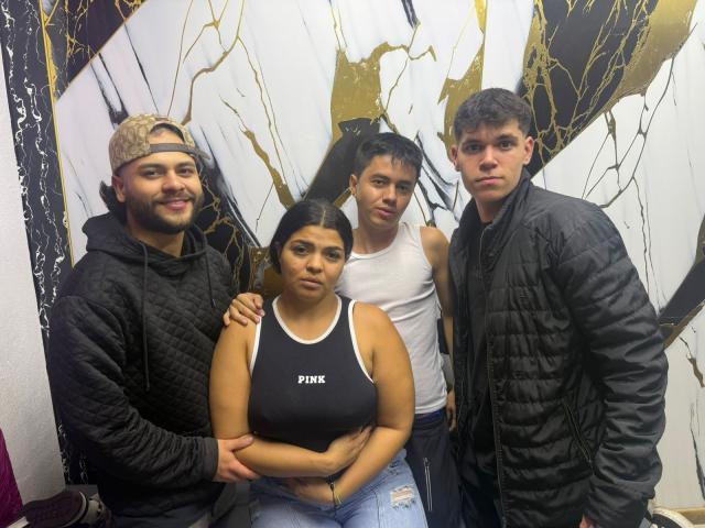 MeganYBoysLtn - Sexe cam en vivo - 28552145