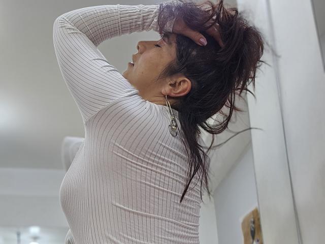 AlessiaRed - Porno na żywo i seks kamera - 28552640