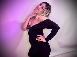 См. подробные сведения о модели TarahDustin