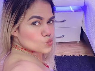 См. подробные сведения о модели TarahDustin