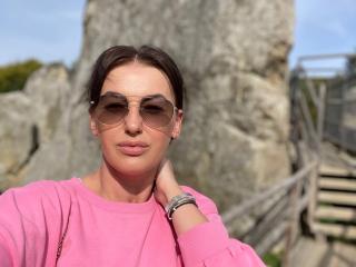 См. подробные сведения о модели MeganSylvia