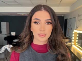 См. подробные сведения о модели SammiMonroe