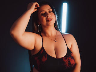 См. подробные сведения о модели MelindaBoobs