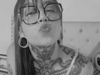 См. подробные сведения о модели AmberKeller