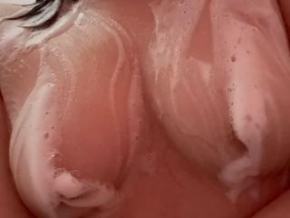 См. подробные сведения о модели HoneeyBonny