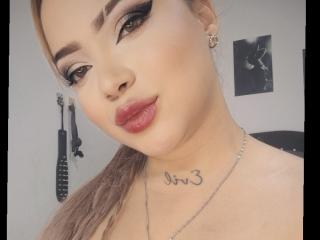 См. подробные сведения о модели TatianaRossi