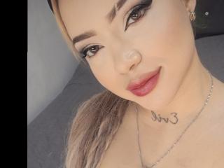 См. подробные сведения о модели TatianaRossi