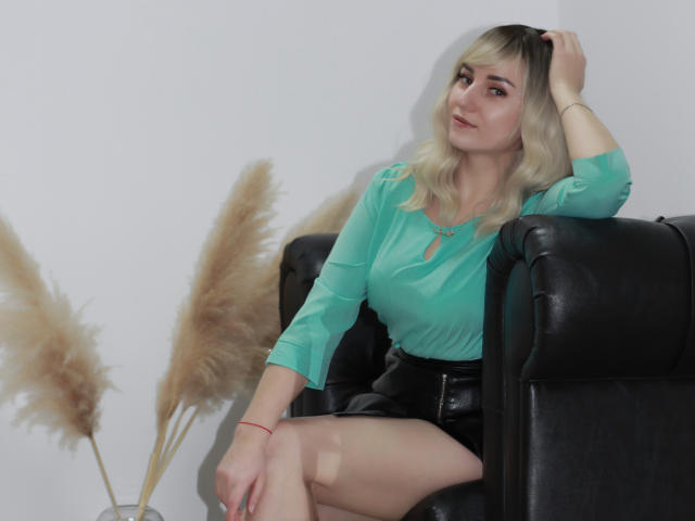 MilenaBaldwin - Live sex cam - 28559111