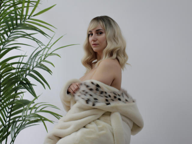 MilenaBaldwin - Live Sex Cam - 28559141