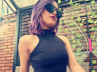 См. подробные сведения о модели CassieJones