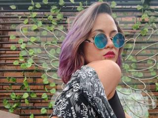 См. подробные сведения о модели CassieJones