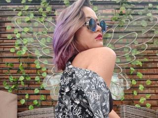 См. подробные сведения о модели CassieJones