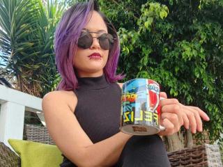 См. подробные сведения о модели CassieJones