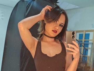 См. подробные сведения о модели CassieJones