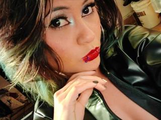 См. подробные сведения о модели CassieJones