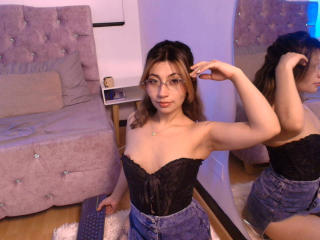 См. подробные сведения о модели SeleneLeon