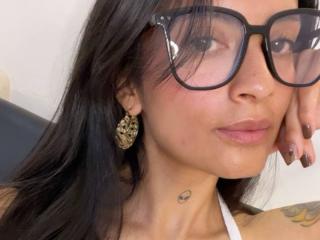 См. подробные сведения о модели NiaWhitee