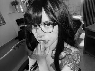 См. подробные сведения о модели NatashaHottson