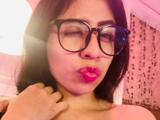 См. подробные сведения о модели ZoeRedds