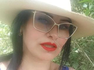 См. подробные сведения о модели DonnaJones