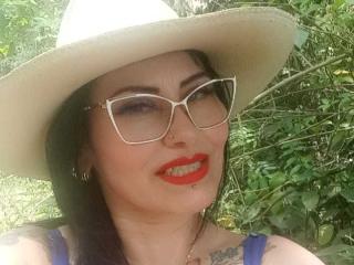 См. подробные сведения о модели DonnaJones