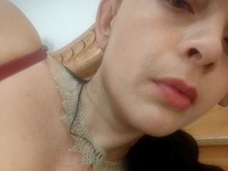 См. подробные сведения о модели TaniaKira