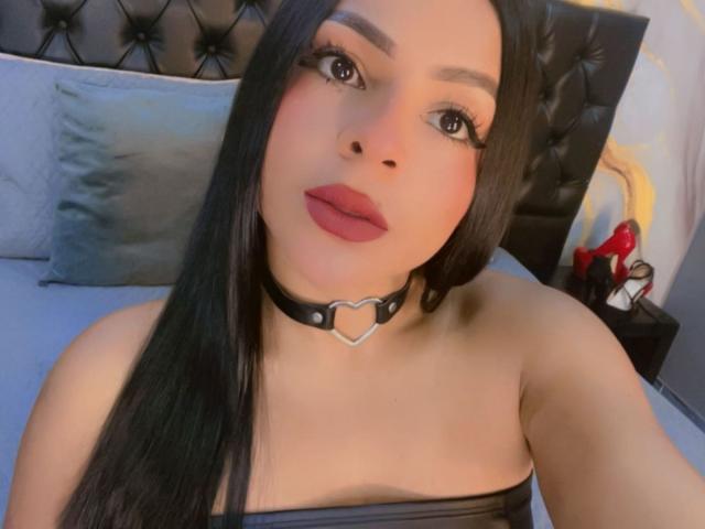 LindaFrancoo - Live Sex Cam - 28568240