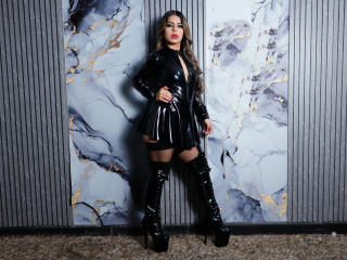 См. подробные сведения о модели NicolBennett