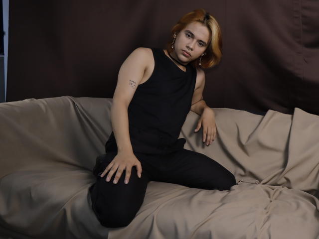 BenjiVampire - Live porn &amp; sex cam - 28569842