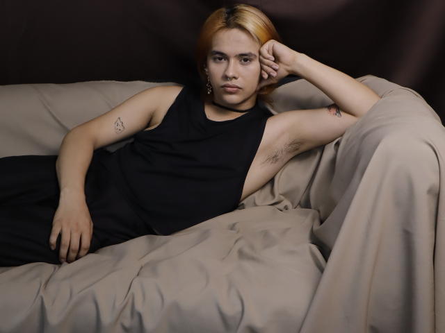 BenjiVampire - Live porn &amp; sex cam - 28569911