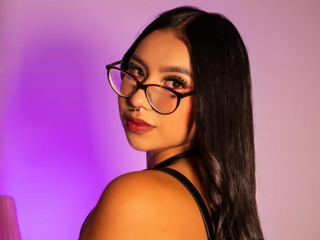 ChloeMoretti - Live sex cam - 28572935