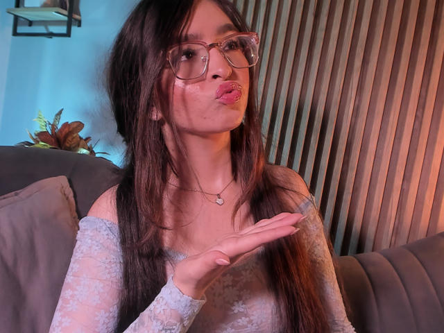 EvaMcAllister - Live sex cam - 28573544