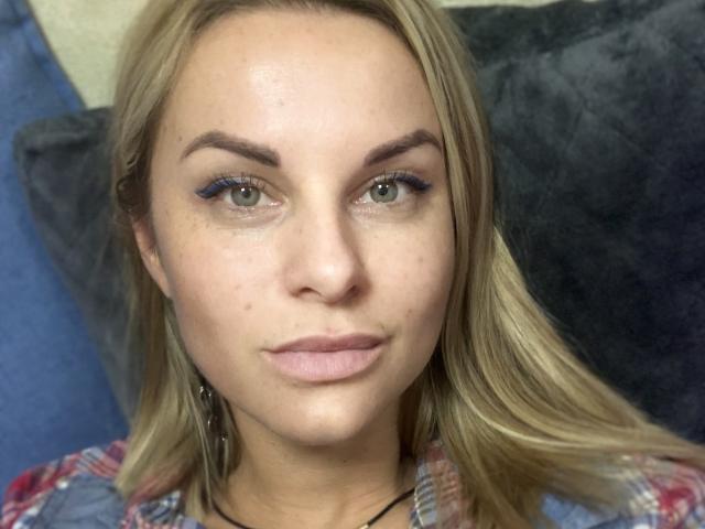 BelleLisaG - Sexe cam en vivo - 28573649