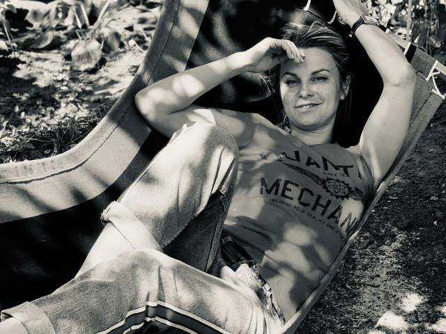 BelleLisaG - сексуальная веб-камера в реальном времени - 28573658