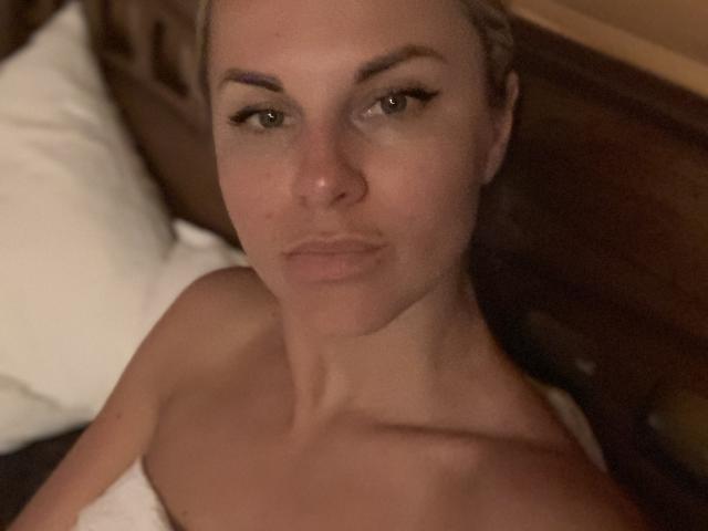 BelleLisaG - Sexe cam en vivo - 28573685