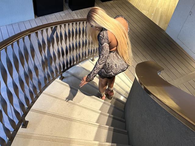 LucindaMartie - Live Sex Cam - 28574891