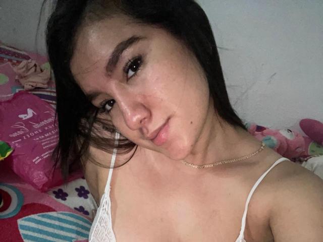 GagingZhara - Live sex cam - 28578533