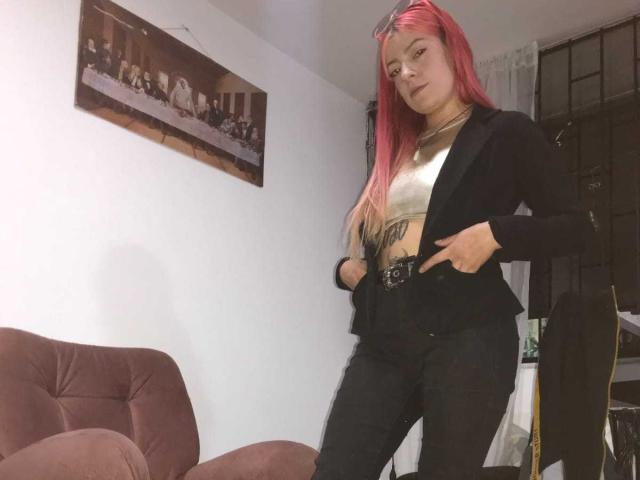ErikaValeska - Live sexe cam - 28582565