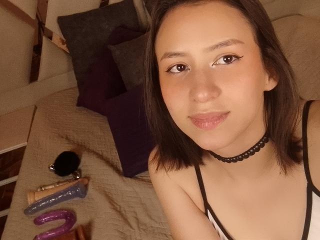 EmmaBroosh - сексуальная веб-камера в реальном времени - 28586201