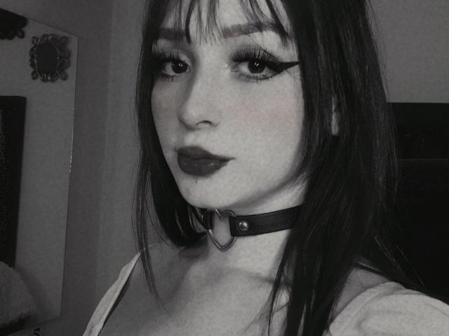 DarkCourtney - Porno na żywo i seks kamera - 28588652