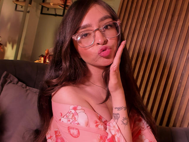 EvaMcAllister - Live sex cam - 28589720