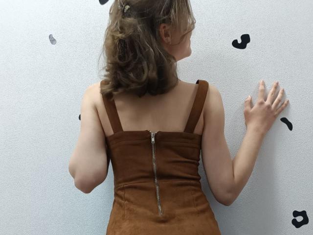 LariElla - Live sex cam - 28590428