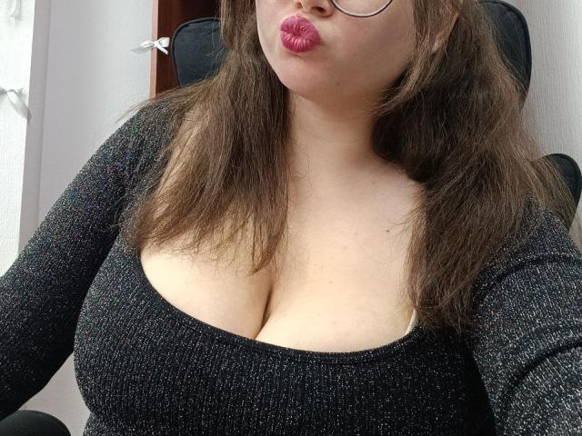 Yulianiya - Live porn &amp; sex cam - 28592540